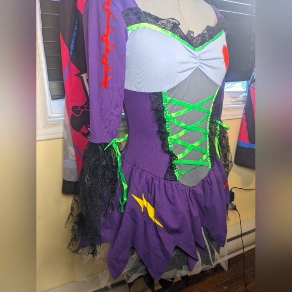 Frankie's Bride Costume - Picture 6 of 7